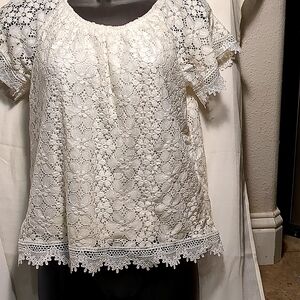 Emma & Elsa white lacy blouse. Girls size 14.Good pre-owned cond. Spring summer
